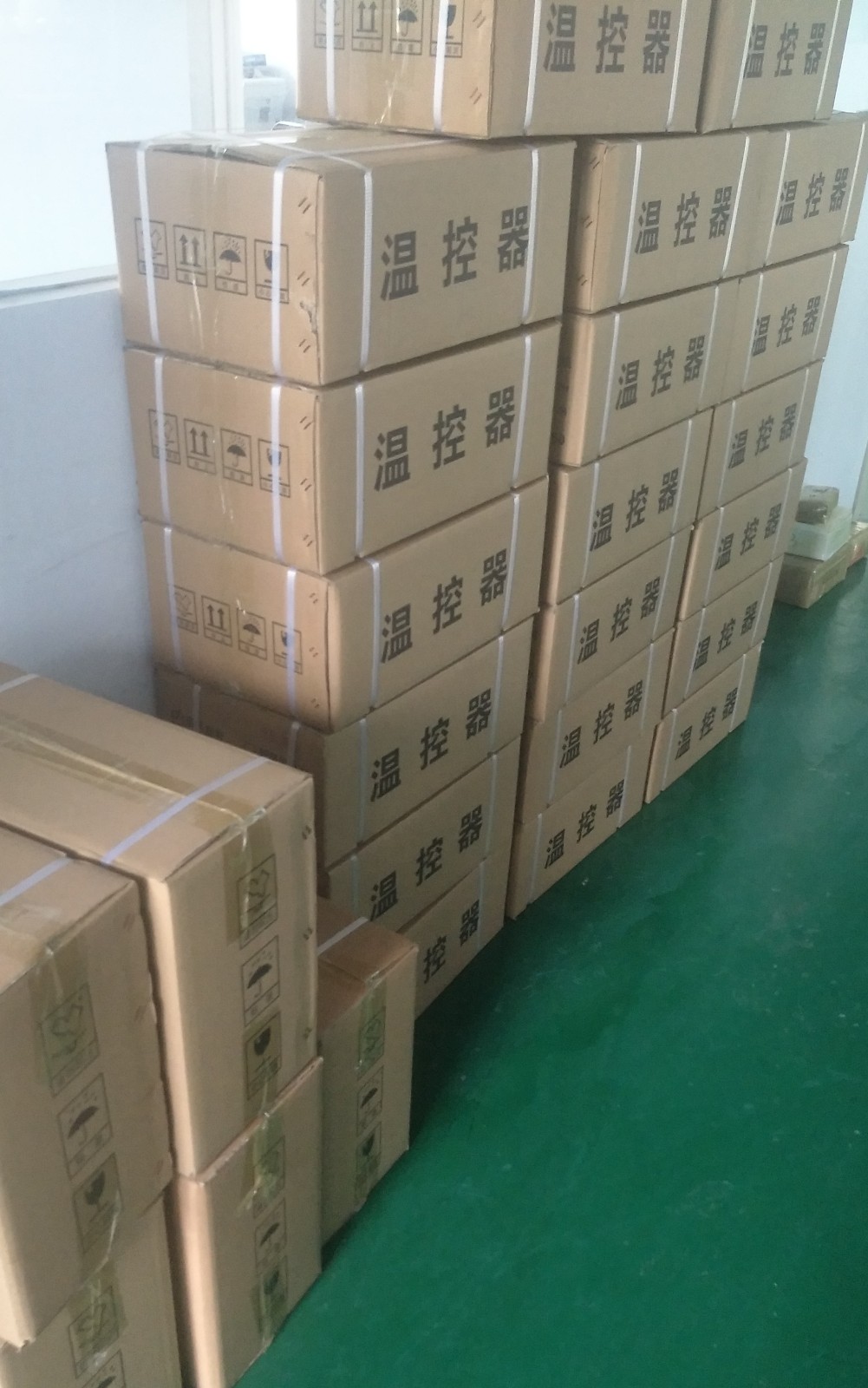 中央空調(diào)盤管溫控器、三速開關
